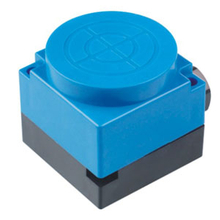 LMF55 angular column inductive proximity switch, detection distance 25mm