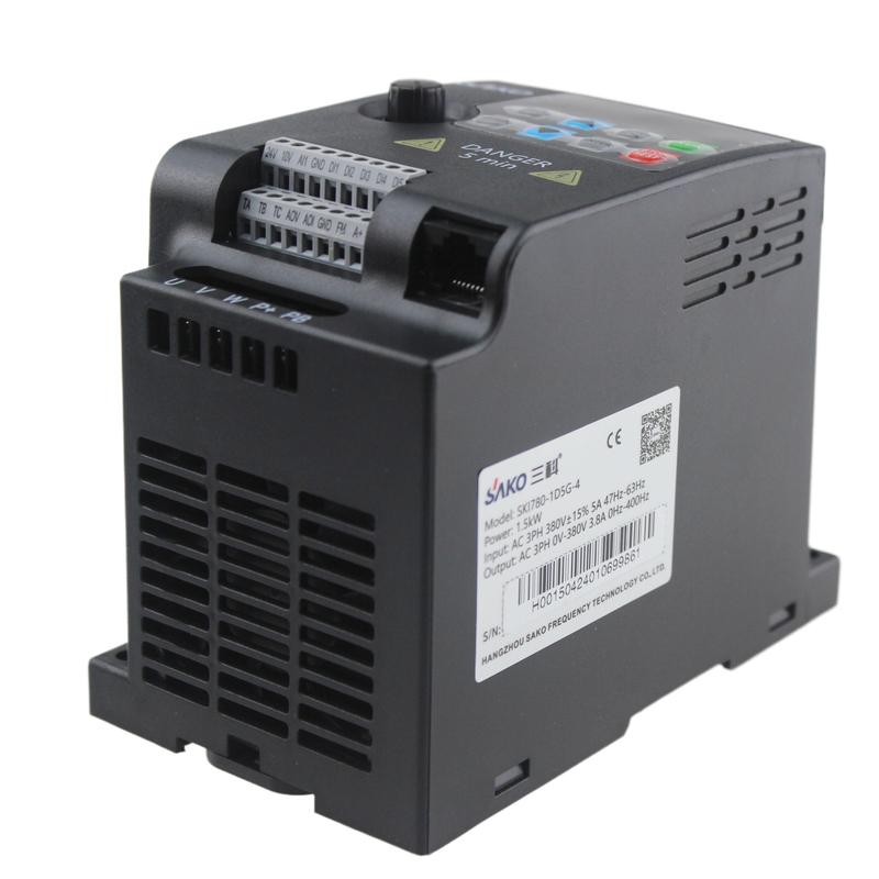 Transducer SKI780-1D5G-4 Frequency Changer Frequency Converter Uuivertor SAKO 1.5KW 380VAC 